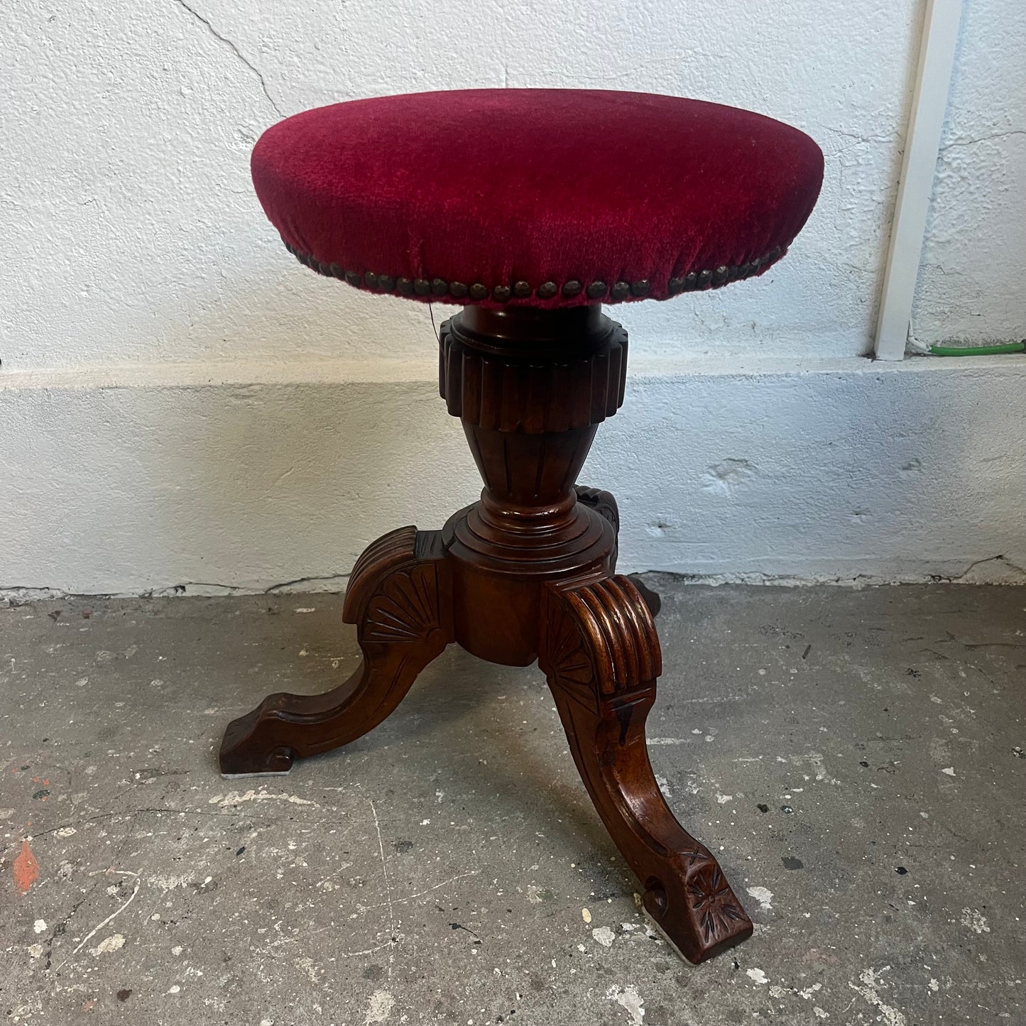 Fine Victorian Carved Mahogany Swivel Piano Stool – Velvet Upholstered, England